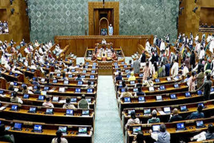 Lok Sabha passes Judges Amendment Bill amid uproar, proceedings adjourned for the day