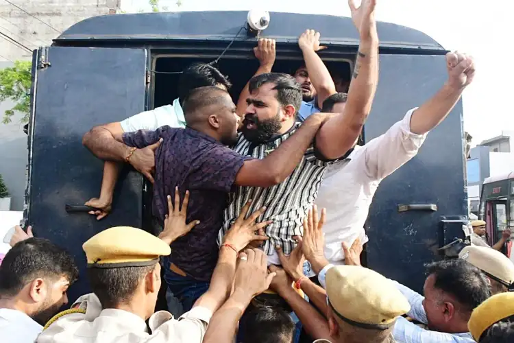 States can close or withdraw FIRs against student protesters, says SC