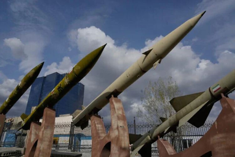 Will Iran develop nuclear weapons amid the growing dispute over the Strait of Hormuz?