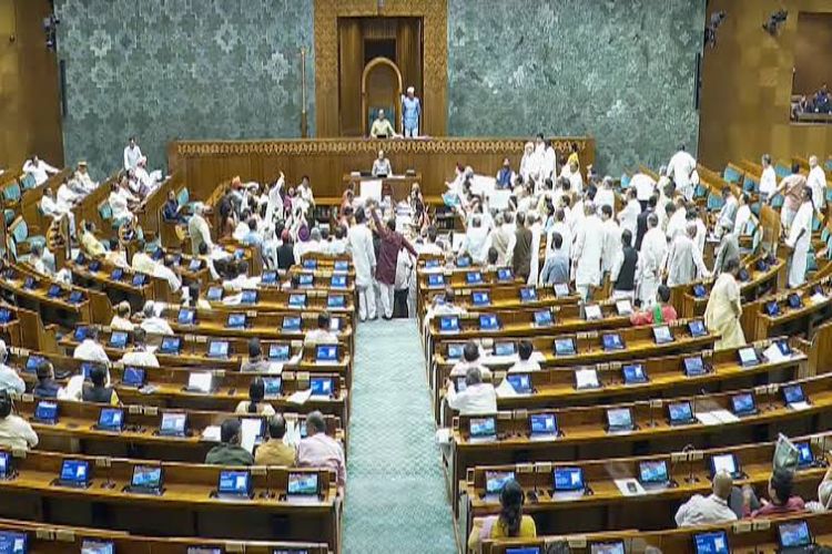 Lok Sabha passes Appropriation Bill amid uproar, proceedings adjourned for the day