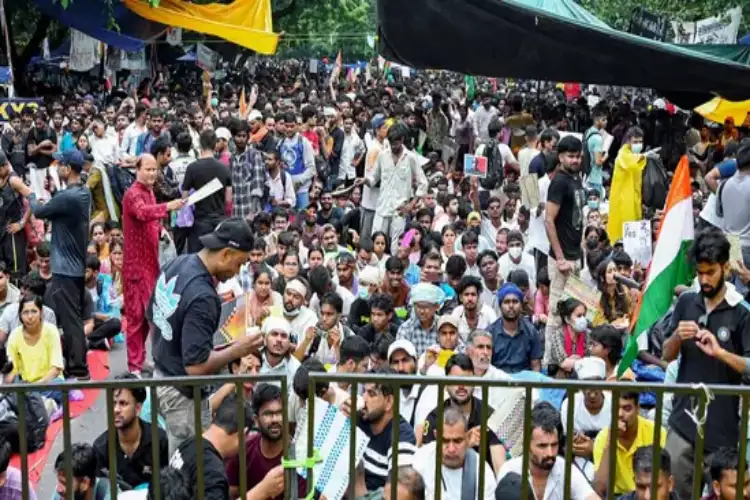 Uttarakhand cop who joined CJP protest at Jantar Mantar dismissed over 'gross misconduct'