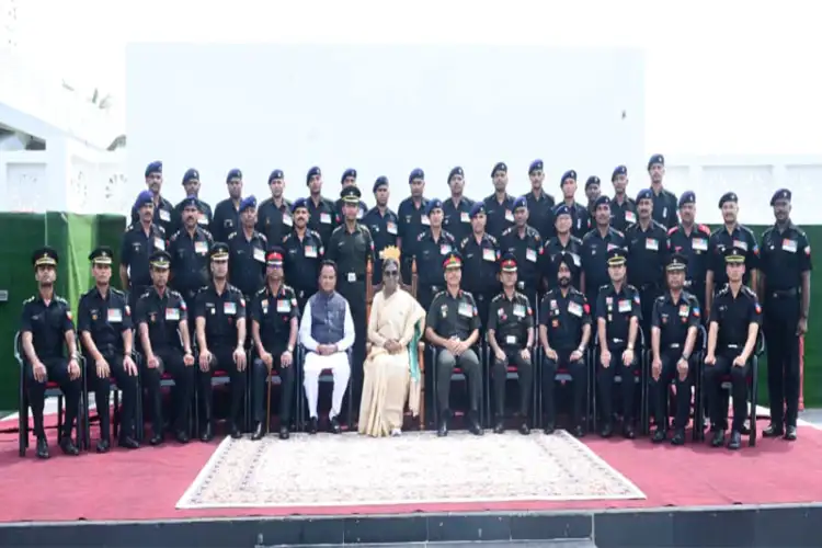 Odisha: President Droupadi Murmu felicitated at Gopalpur Air Defence College