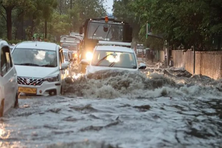 Heavy rain in Delhi-NCR; more rain expected until Friday.