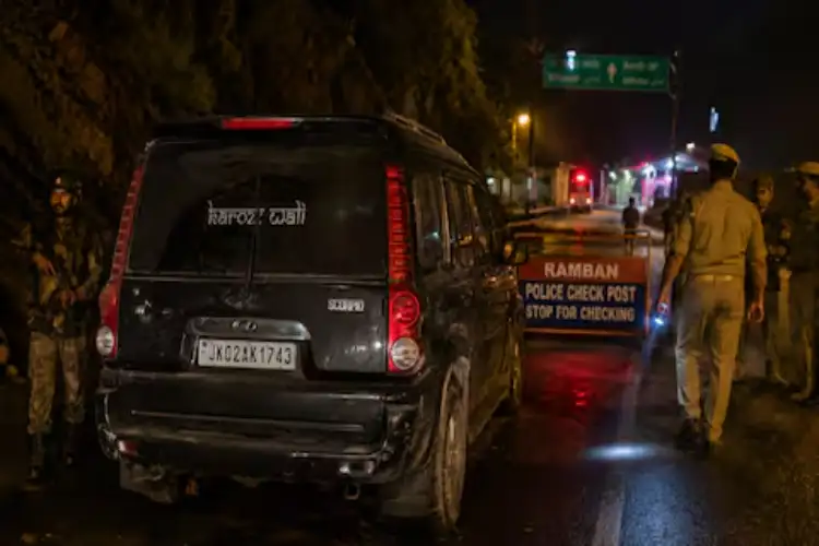 J-K: High alert in Ramban after vehicle evades police checkpoint, search operation launched