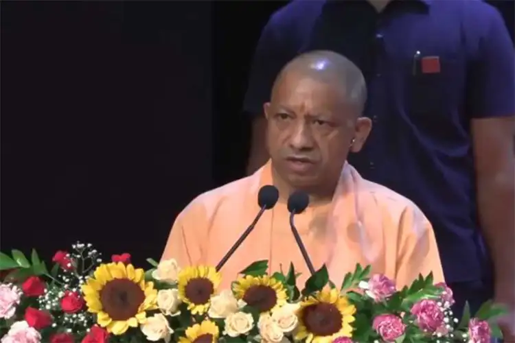 National Handloom Day: Yogi Adityanath salutes artisans, recalls Swadeshi Movement's legacy