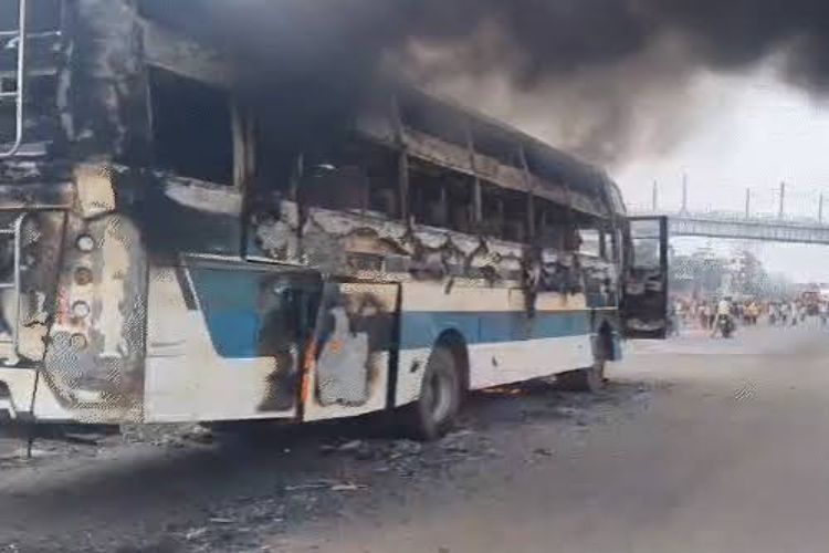 Pedestrian killed after being hit by bus in Patna, angry mob sets vehicles on fire