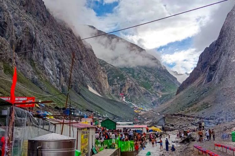 Amarnath Yatra from Jammu suspended amid bad weather and dwindling number of pilgrims