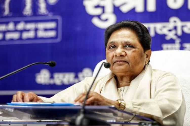 SP changes colours like a chameleon for electoral gains, 'P' in PDA now stands for Pandit: Mayawati