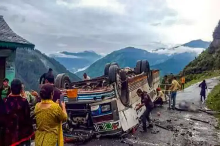 Seven dead, several injured in Himachal Pradesh bus accident; PM Modi condoles
