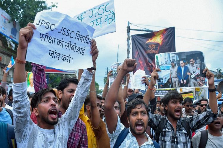 Jharkhand government held talks with various organisations amid anti-paper leak protests, but deadlock persists