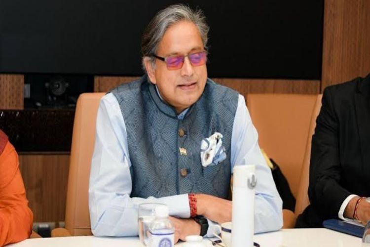 Tharoor on Vande Mataram: Fanatics have ignored the essence of human nature