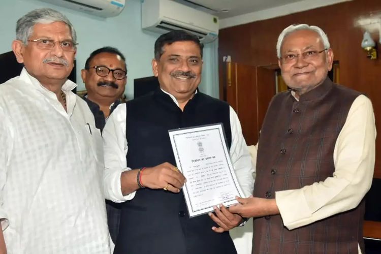 Nitish abolished the APMC system in Bihar, farmers got direct benefit: JD(U) member Sanjay Jha