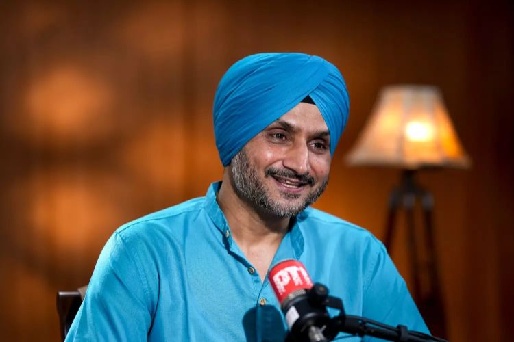 I left AAP because my views were not being heard in the party: Harbhajan