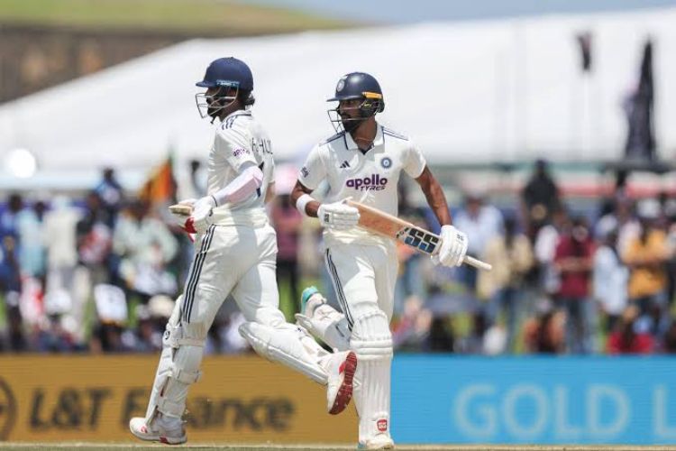 Sri Lanka 99 for 5 at lunch