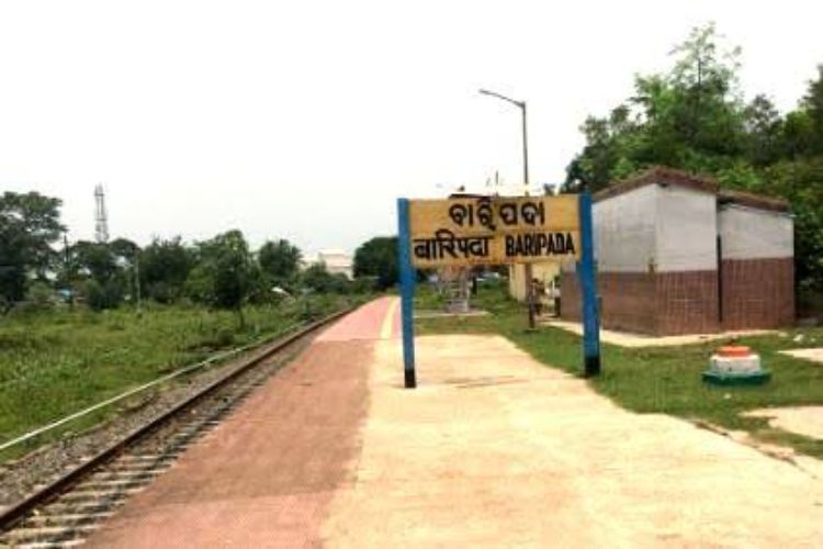 Rain washes away soil beneath railway tracks, train services suspended on Baripada-Bangiriposi route