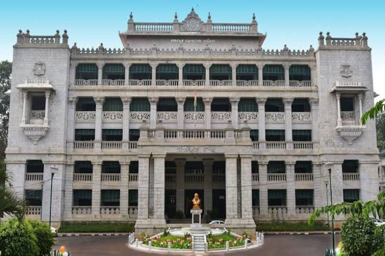 ED raids KPSC office, premises of former chairman in recruitment 'scam' case