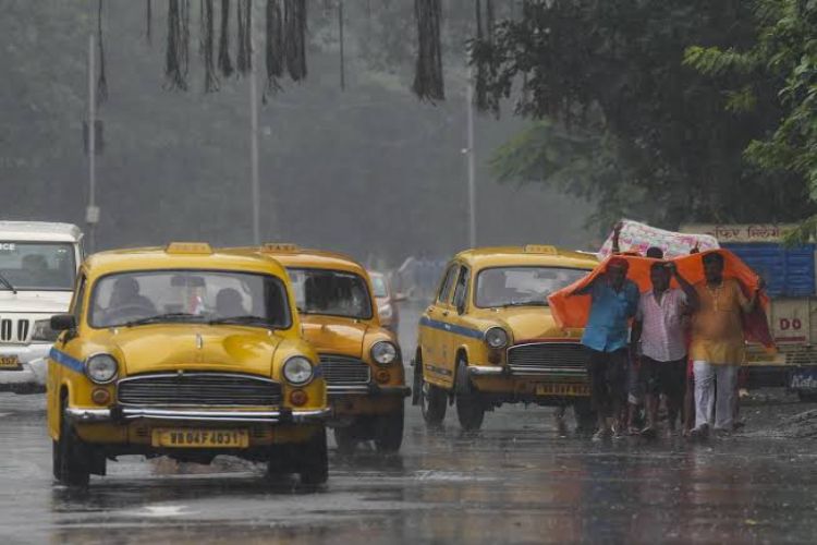 Low pressure area moves towards Jharkhand, heavy rains likely in western Bengal districts