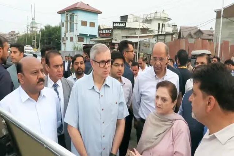 Omar Abdullah inspects development projects in Srinagar