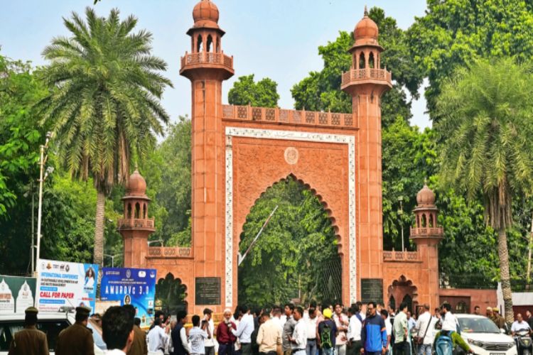 Aligarh DM orders status quo in AMU-Municipal Corporation land dispute