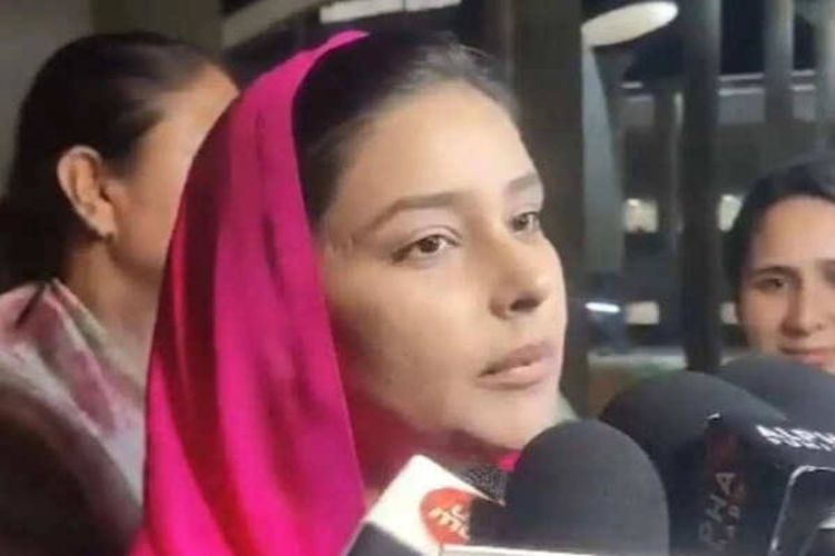 Chief Minister Mann's wife issues notice to former judge for demanding Rs 5 crore