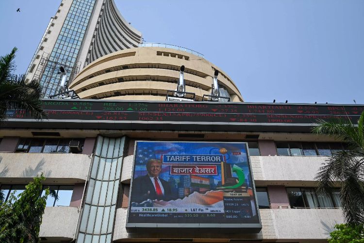 Sensex, Nifty rise in early trade