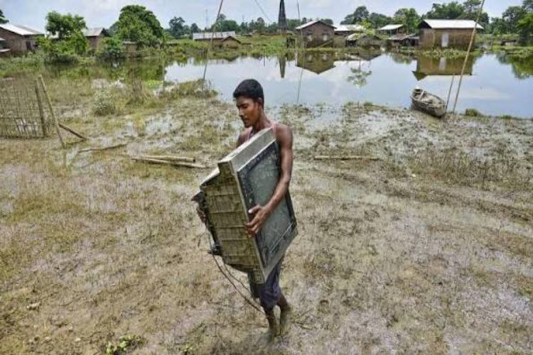 Assam floods: Chief Minister Himanta briefed Home Minister Amit Shah on the situation