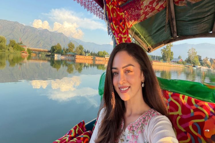 Sandeepa Dhar finds treasure after returning to her ancestral home