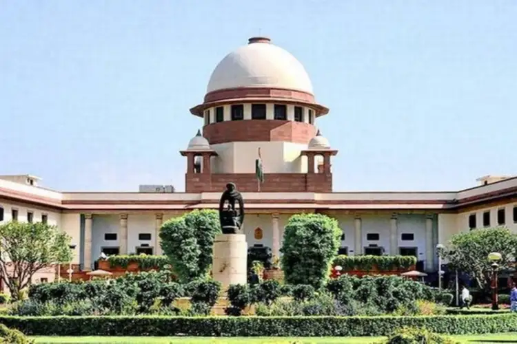 SC seeks response from 20 rebel TMC MPs; SG says Speaker has issued notices on disqualification pleas