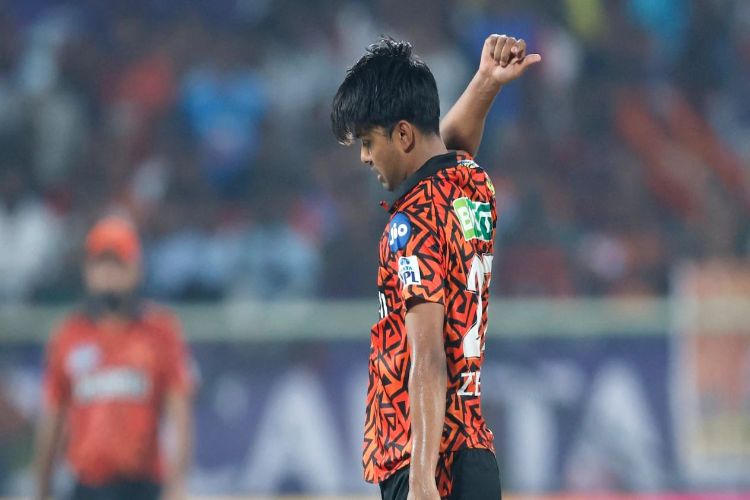 Muttiah Muralitharan, Daniel Vettori helped me hone my bowling: Zeeshan