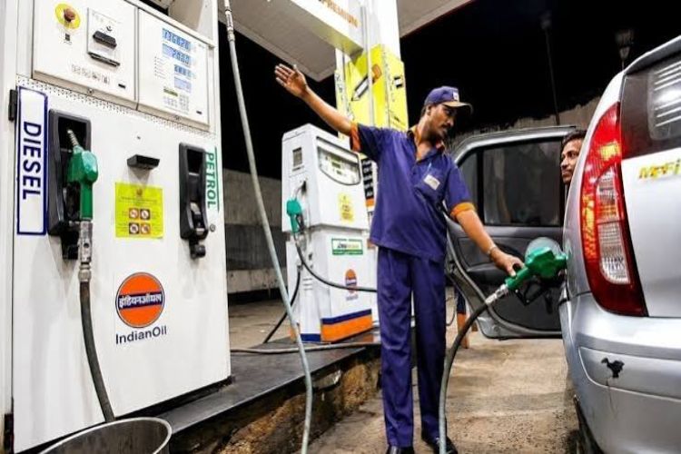 No decision on replacing E20 with E10, discussion on low-ethanol petrol for old vehicles: BPCL
