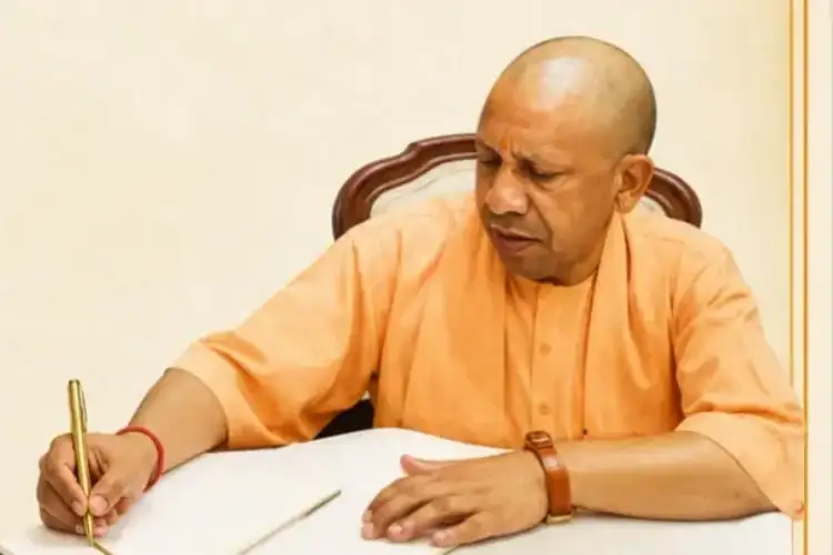 Yogi Adityanath participates in Snehbandhan programme on Raksha Bandhan