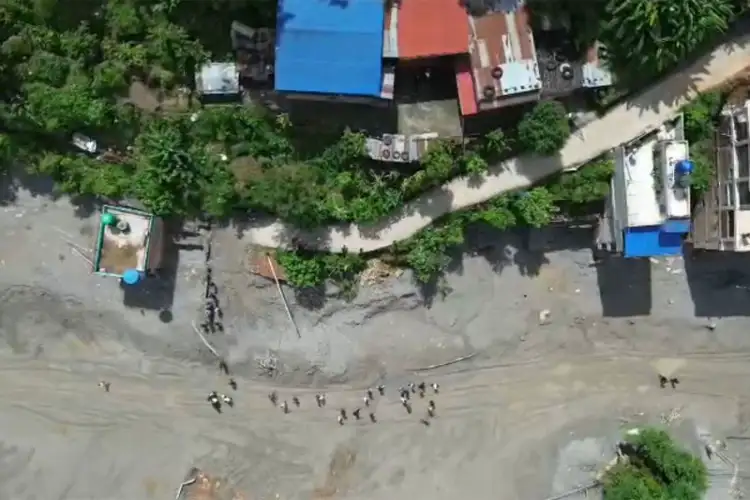 Fears of fresh floods in Nepal after breach reported in barrier lake in Tibet, evacuation of citizens on