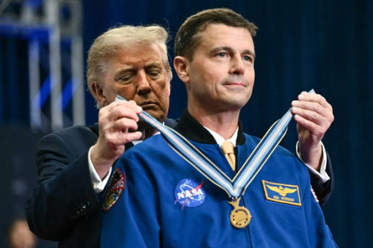 Trump talks to ISS astronauts, announces creation of space academy