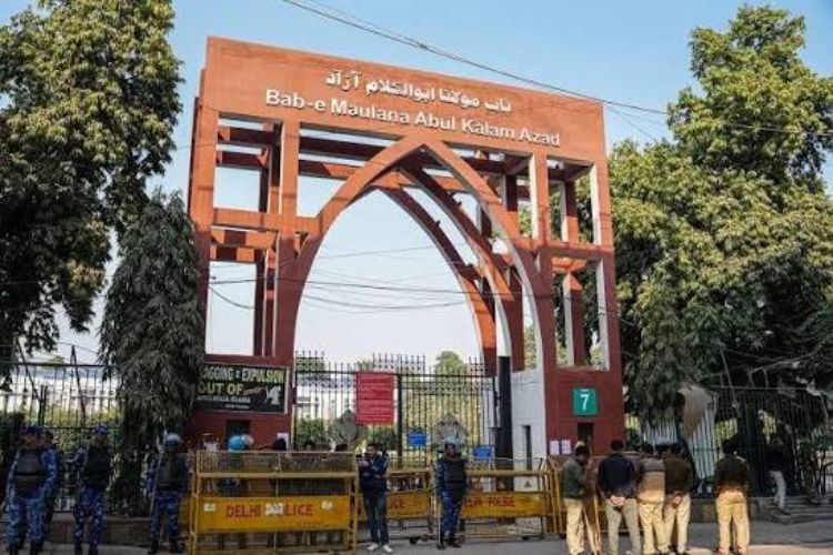 Jamia suspends four students for protesting against alleged irregularities in admissions