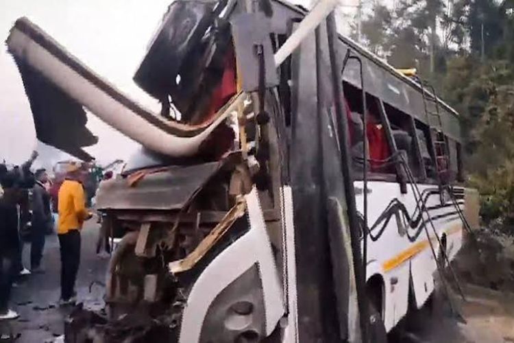 Three more people injured in the minibus-truck collision in Assam succumb, taking the death toll to seven.