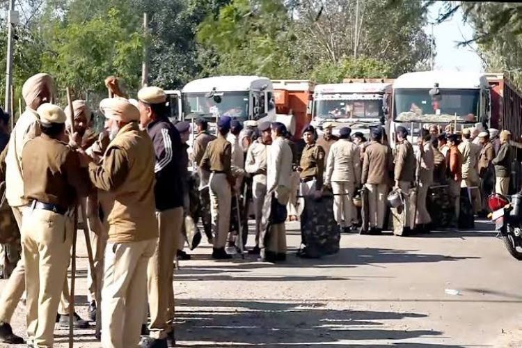 SKM begins week-long protest at Chandigarh-Mohali border