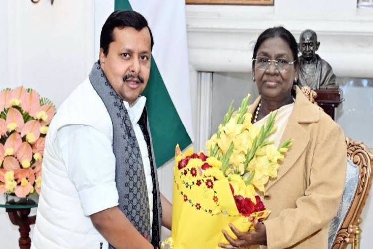 BJP President Naveen pays courtesy call on President Murmu