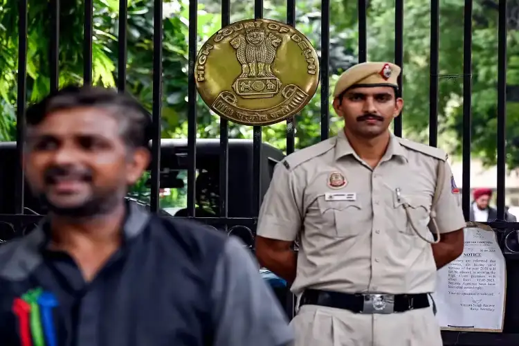 Delhi HC seeks response from Delhi Police on Tahir Hussain's appeal against conviction, life sentence