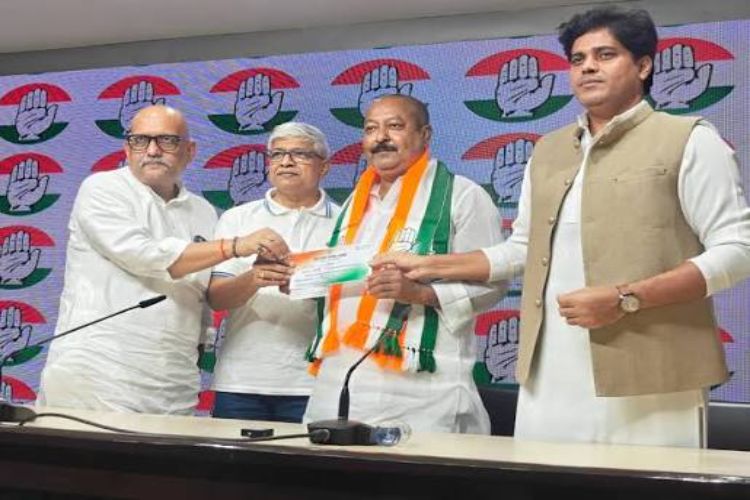 Setback for Owaisi in Uttar Pradesh, Asim Waqar joins Congress