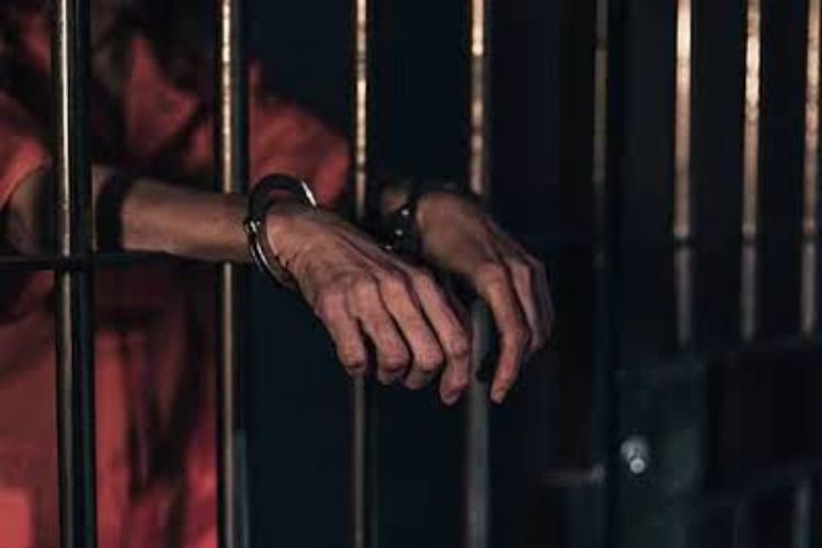 Inmate shoots jail guard while trying to escape from Raisen jail in Madhya Pradesh, condition critical