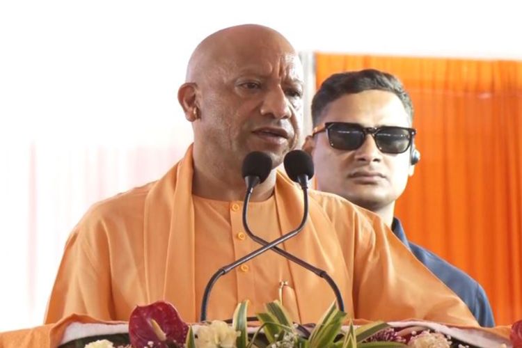 Adityanath announces relief for 1,000 flood affected families