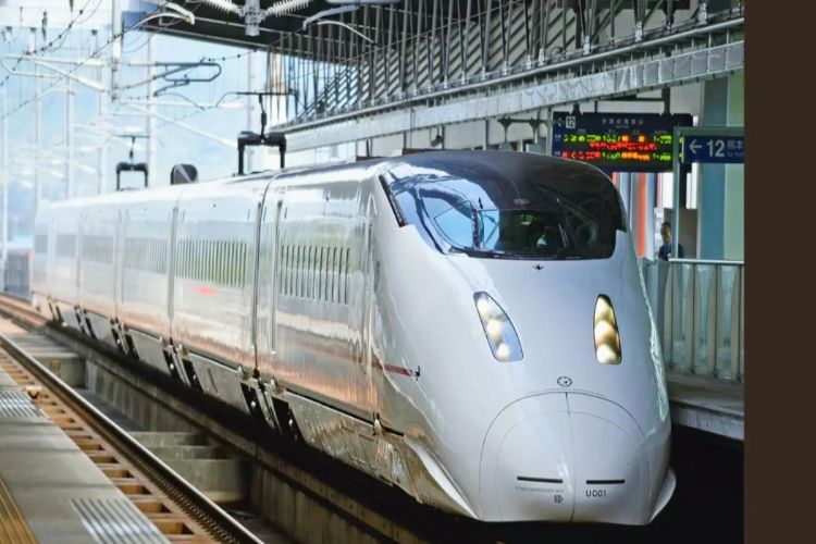 New East-West Rail Corridor will connect many areas of Maharashtra: Vaishnav