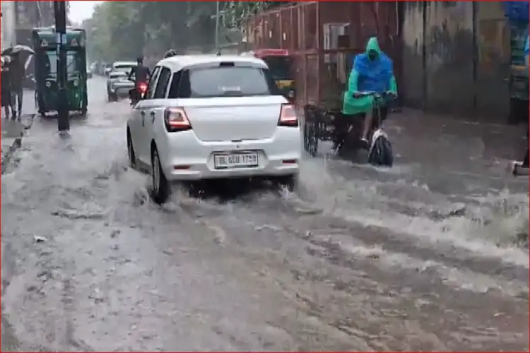 Delhi-NCR: Fresh rain brings respite from humid weather; waterlogging reported in several areas