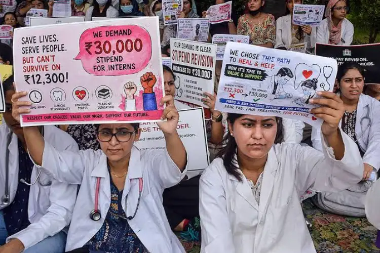 J-K: Intern doctors’ protest over stipend hike enters sixth day; govt says, 'matter under process'