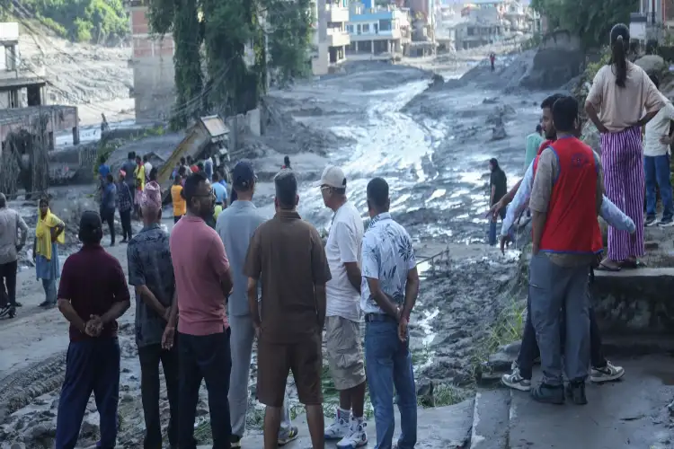 Death toll climbs to 1,355 in devastating Nepal floods
