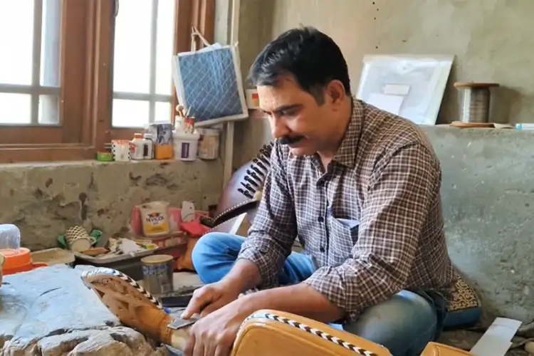 Preserving Kashmir’s musical legacy for 32 years, Budgam artisan seeks greater recognition for artisans