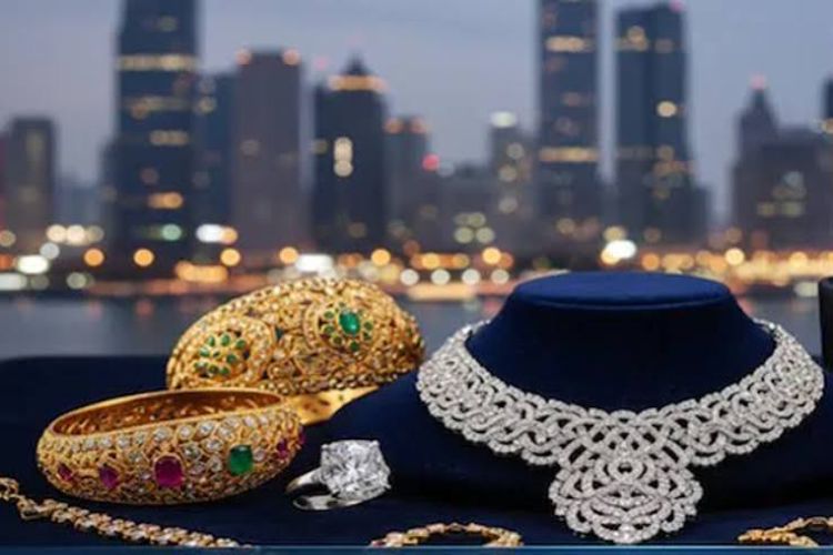 Deepa Jewellers shares listed with a gain of nearly 25 percent