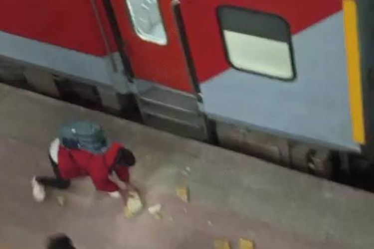Passenger seriously injured after stones were thrown at a moving train in Ballia