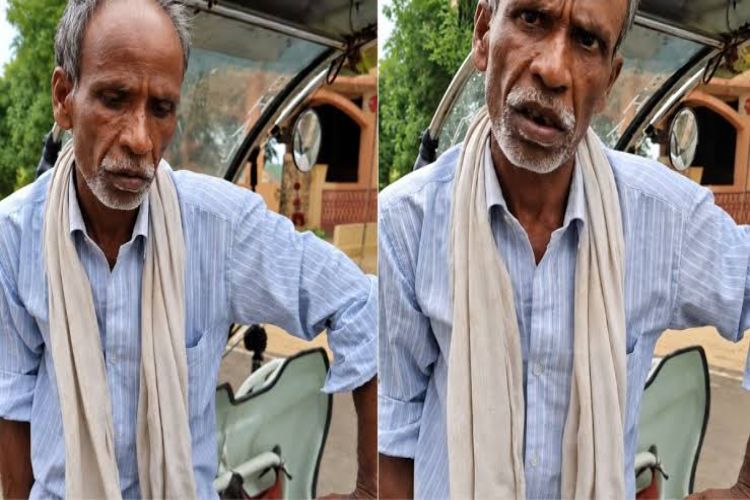 The driver who went to complain about the theft of an e-rickshaw accused the penied it.