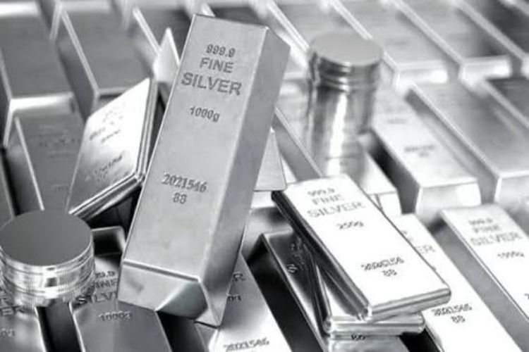 Silver futures fell by Rs 568 to Rs 2.43 lakh per kg.